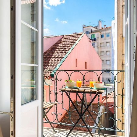 Lovelystay - Sunny Flat W/ Balcony Overseeing Graca And River Лиссабон Экстерьер фото